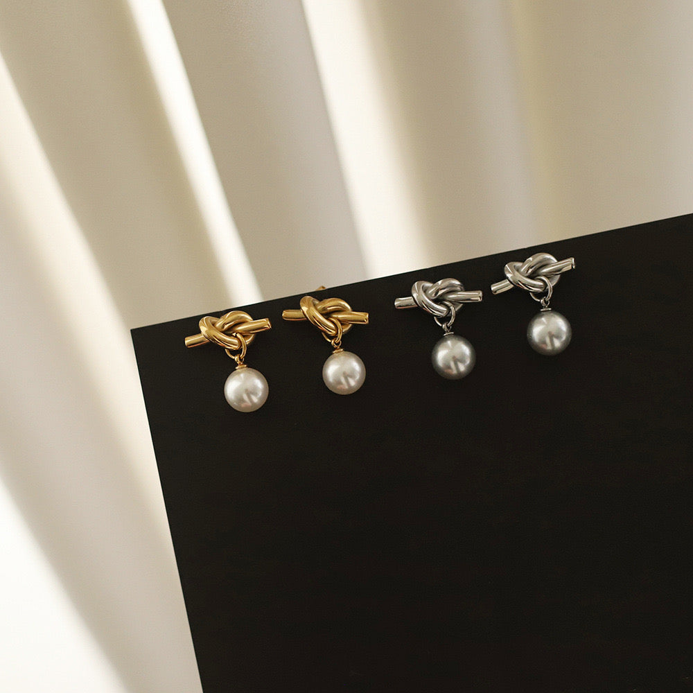 Twist Pear studs ( stainless steel )